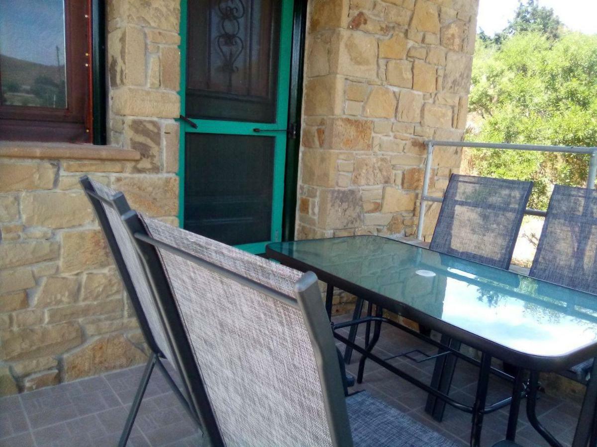 Вилла Stone House Of Panos Kornos Экстерьер фото