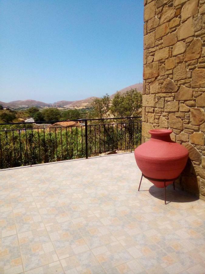 Вилла Stone House Of Panos Kornos Экстерьер фото